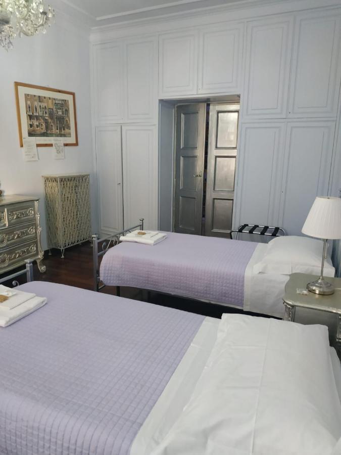 Around The Corner Colosseo B&B 로마 외부 사진